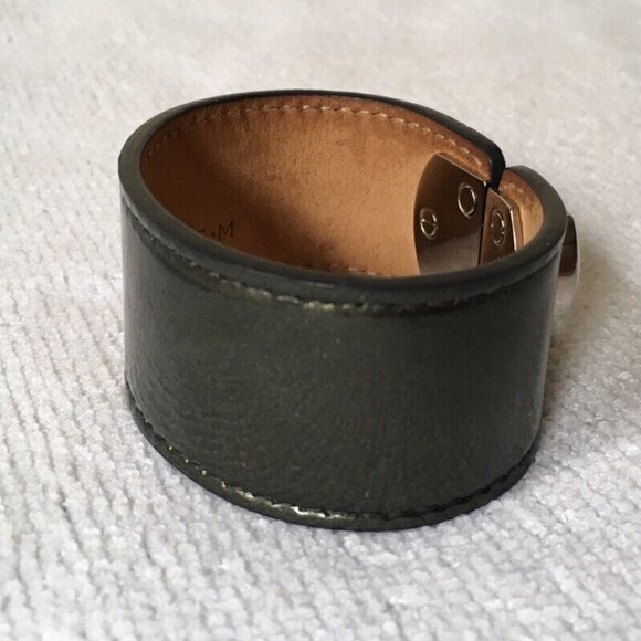 Balenciaga Leather Bangle Bracelet in Green Patent Leather with Silvertone Clasp - Picture 3 of 9